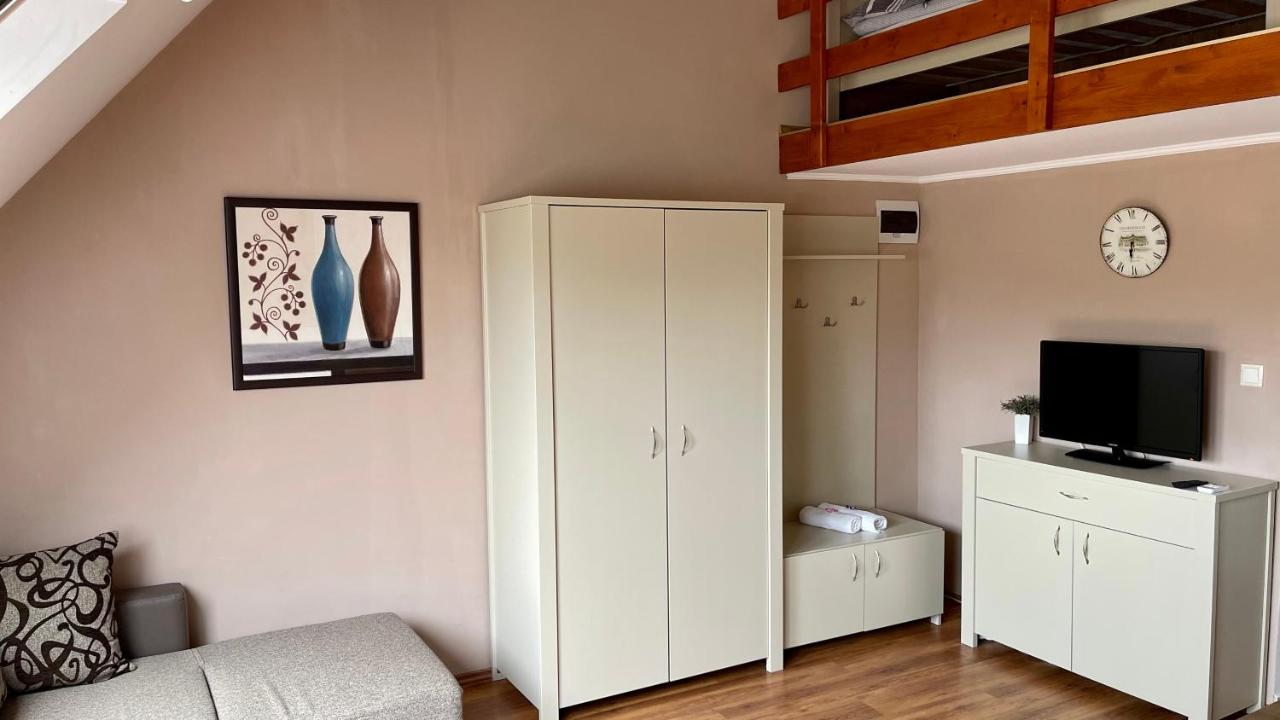 Gyula Var Premium Apartman Exterior photo