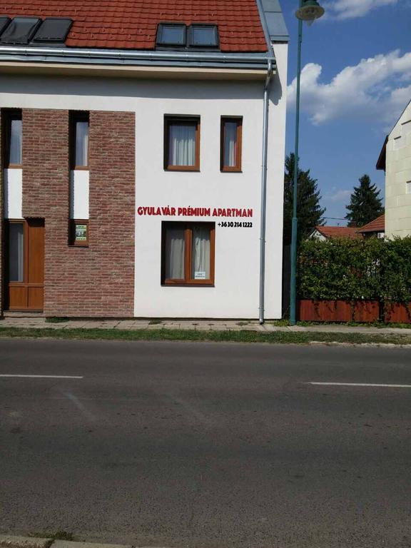 Gyula Var Premium Apartman Exterior photo
