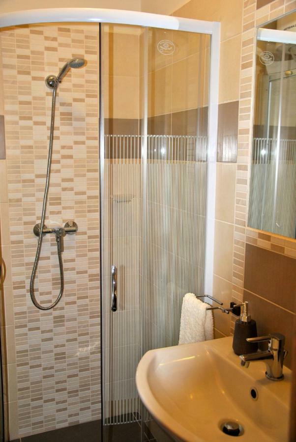 Gyula Var Premium Apartman Exterior photo